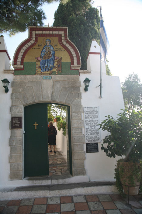 Korfu, Paleokastritsa, Eingang ins Kloster - mittelmeer-reise-und-meer.de