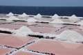 Salzbecken, Salzhäufchen zur Trocknung, Salinas de Fuencaliente, La Palma