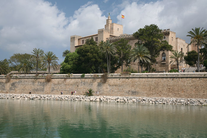 Mallorca, Palma de Mallorca, Blick auf den Almudaina-Palast - mittelmeer-reise-und-meer.de
