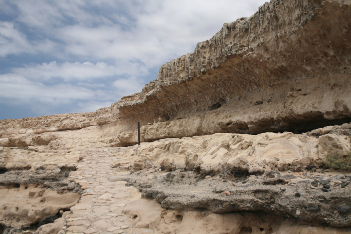 Fuerteventura, Ajuy, Puerto de la Pena, obere Gesteinsschicht - mittelmeer-reise-und-meer.de