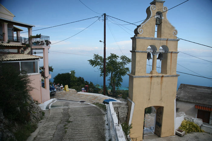 Korfu, Chlomos, Blick über die Meerenge auf's griechische Fes - mittelmeer-reise-und-meer.de