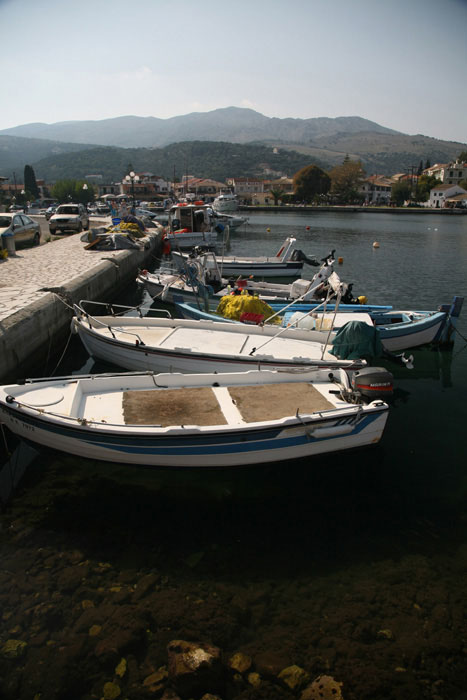 Korfu, Nordteil, Ostküste, Kassiopi, Hafenviertel von Kassiopi - mittelmeer-reise-und-meer.de