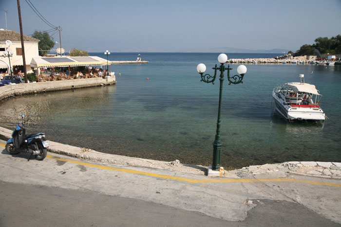 Korfu, Nordteil, Ostküste, Kassiopi, Hafeneinfahrt Kassiopi - mittelmeer-reise-und-meer.de