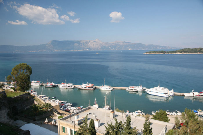 Korfu, Korfu-Stadt (Kerkyra), Neue Festung, Blick auf Marina, Albanien - mittelmeer-reise-und-meer.de