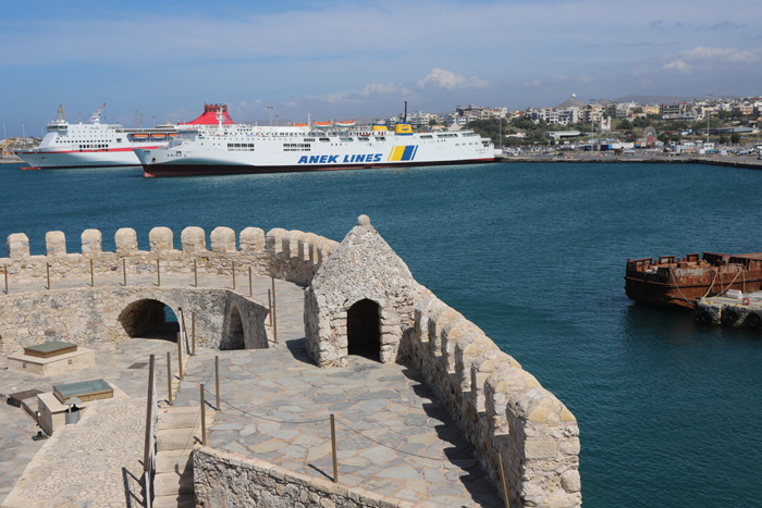 Kreta, Heraklion, Festung, Blick auf den Hafen - mittelmeer-reise-und-meer.de