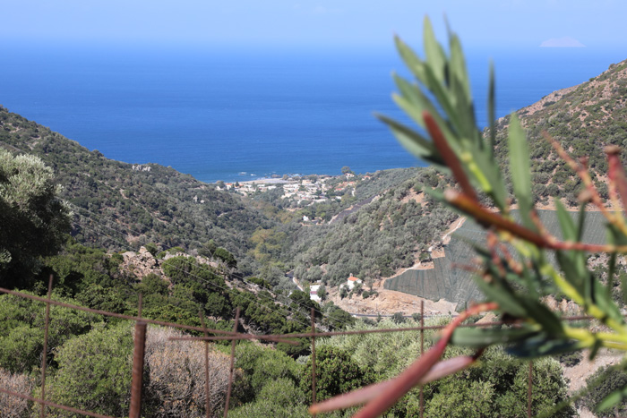 Kreta, Sfinari, Blick von der Epar. Od. Kastelliou-Kefaliou (1) - mittelmeer-reise-und-meer.de Kreta, Sfinari, Blick von der Epar. Od. Kastelliou-Kefaliou (1) - mittelmeer-reise-und-meer.de