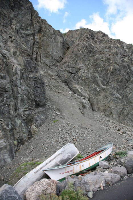 La Gomera, Playa de Vallehermoso, Einsame Boote - mittelmeer-reise-und-meer.de