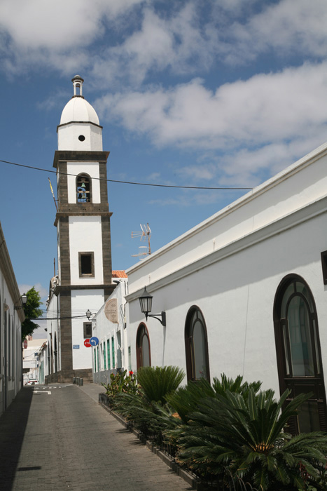 Lanzarote, Arrecife, Plaza de las Palmas, Iglesia de San Ginés - mittelmeer-reise-und-meer.de