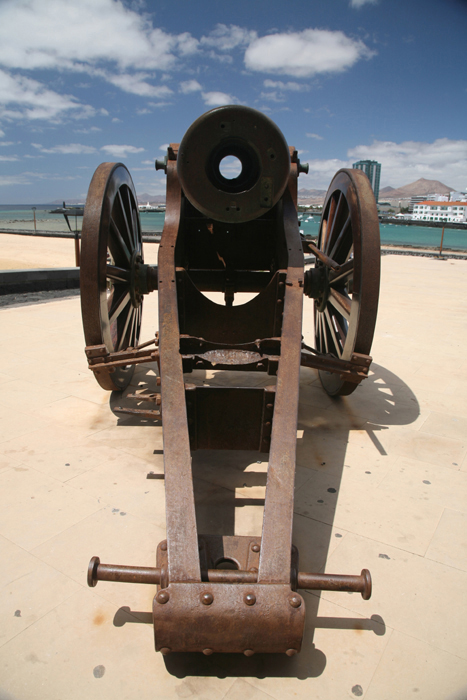 Lanzarote, Arrecife, Castillo de San Gabriel, Geschütz - mittelmeer-reise-und-meer.de