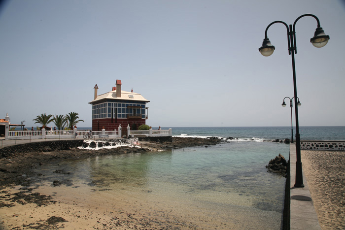 Lanzarote, Arrieta, Strand am Blauen Haus - mittelmeer-reise-und-meer.de