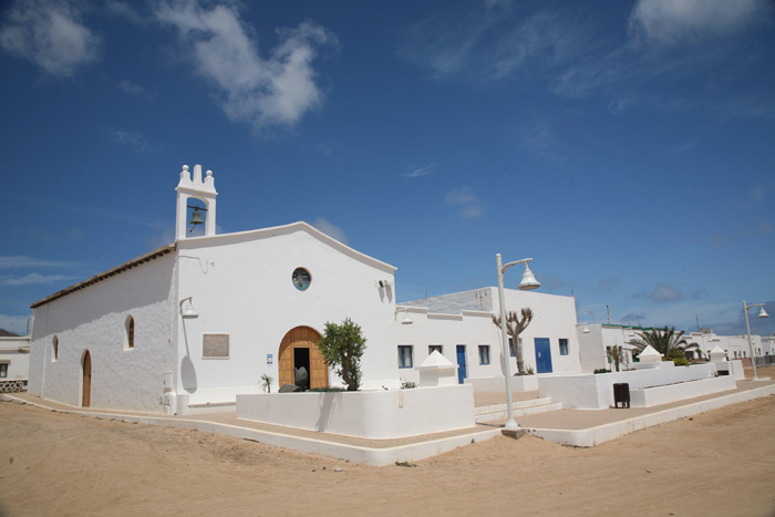 Lanzarote, Isla Graciosa, Kirche in Caleta del Sebo - mittelmeer-reise-und-meer.de