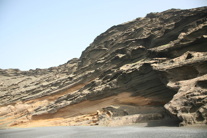 Lanzarote, Lago Verde, Gesteinsschichten - mittelmeer-reise-und-meer.de