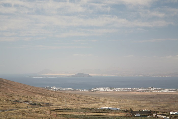 Lanzarote, Playa Blanca, Blick von der LZ-702 von oben - mittelmeer-reise-und-meer.de