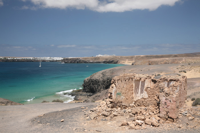 Lanzarote, Papagayo Strände, Ruine, Panorama Playa Blanca - mittelmeer-reise-und-meer.de
