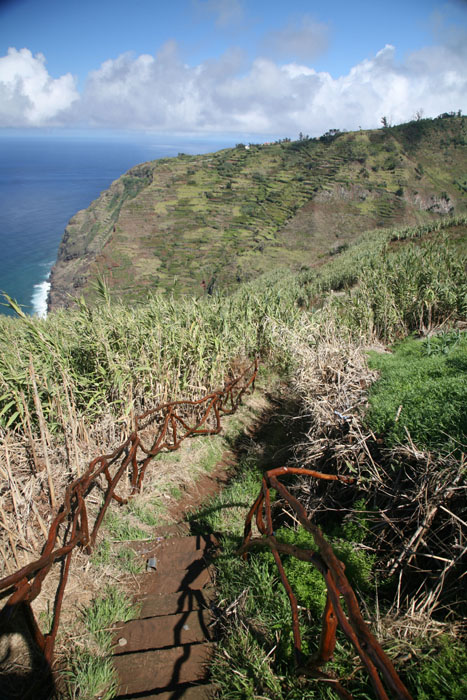 Madeira, Achadas da Cruz, Seilbahn, Fußweg zur Talstation - mittelmeer-reise-und-meer.de