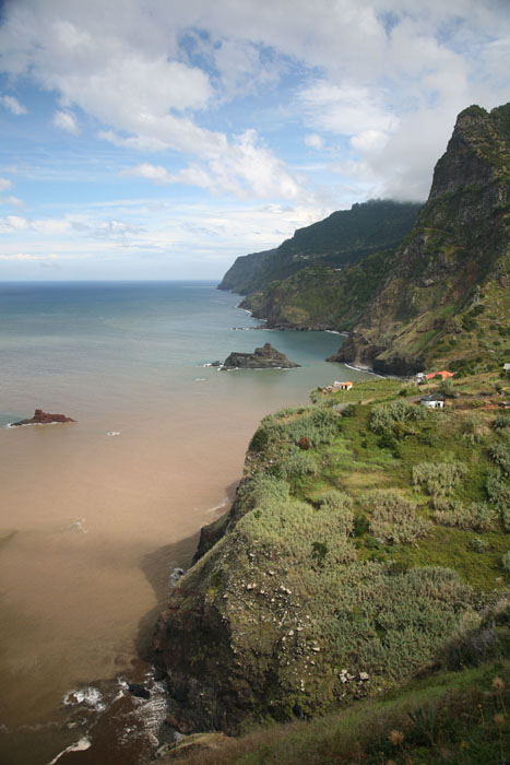 Madeira, Ponta Delgada, Steilküste vor Lombadinha, Panorama - mittelmeer-reise-und-meer.de