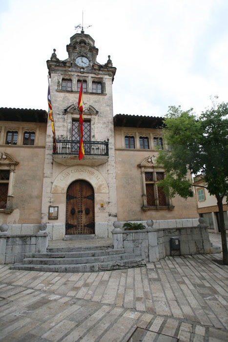 Mallorca, Alcudia, Blick das Rathaus - mittelmeer-reise-und-meer.de