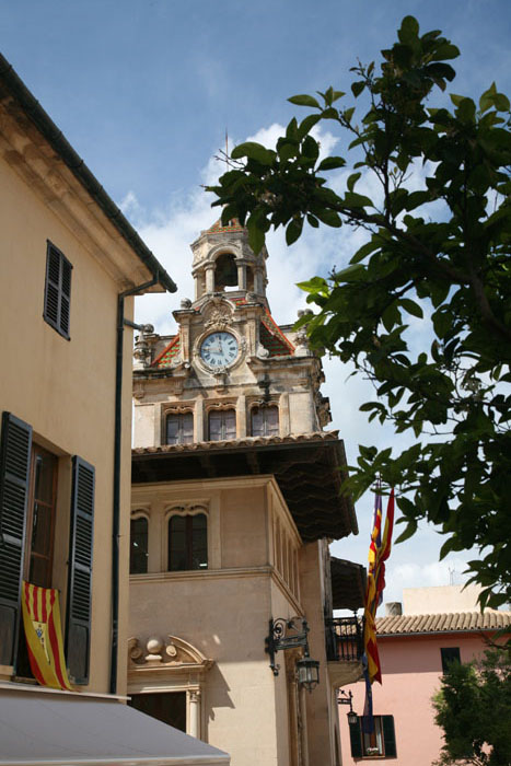 Mallorca, Alcudia, Blick das Rathaus - mittelmeer-reise-und-meer.de