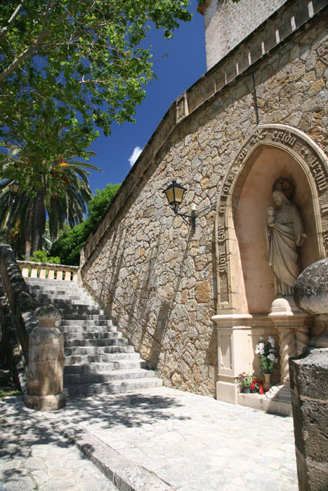 Mallorca, Andratx, Aufgang Pfarrkirche - mittelmeer-reise-und-meer.de