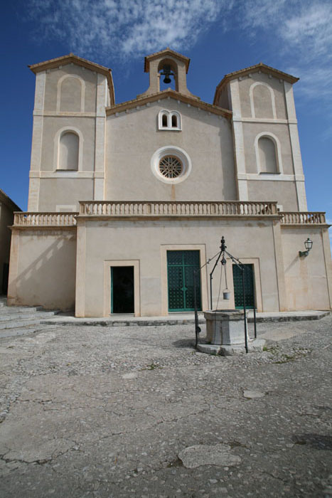 Mallorca, Arta, Wallfahrtskirche, Brunnen - mittelmeer-reise-und-meer.de