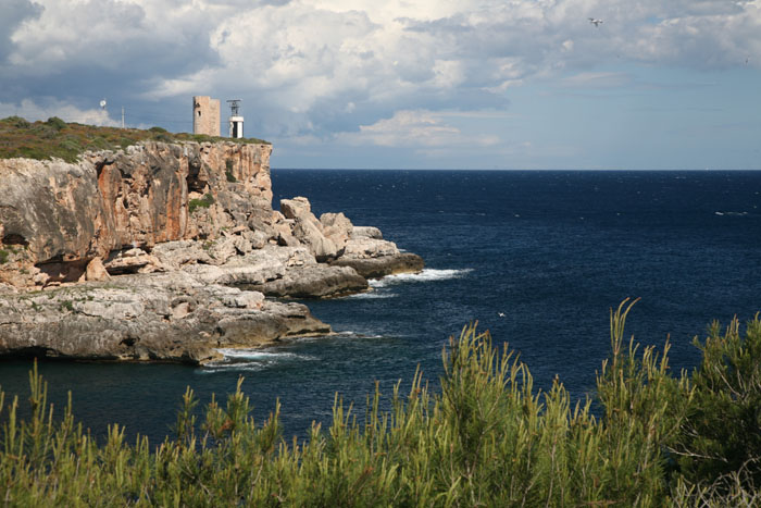 Mallorca, Cala Figuera, Leuchtturm, Hafeneinfahrt - mittelmeer-reise-und-meer.de