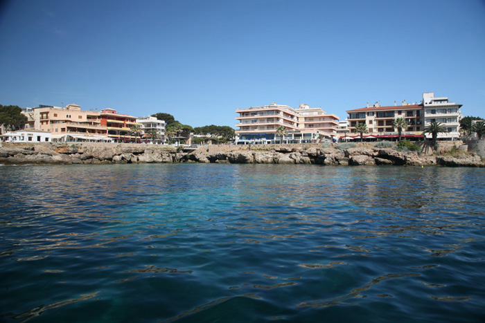 Mallorca, Cala Ratjada, Promenade Avinguda de America, vom Mittelmeer - mittelmeer-reise-und-meer.de