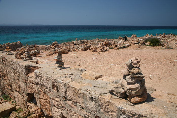 Mallorca, Cap de ses Salines, Viele kleine Türme - mittelmeer-reise-und-meer.de