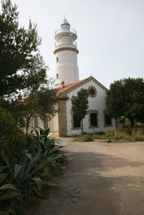 Mallorca, Cap Gros, Leuchtturm, Ansicht von Osten - mittelmeer-reise-und-meer.de