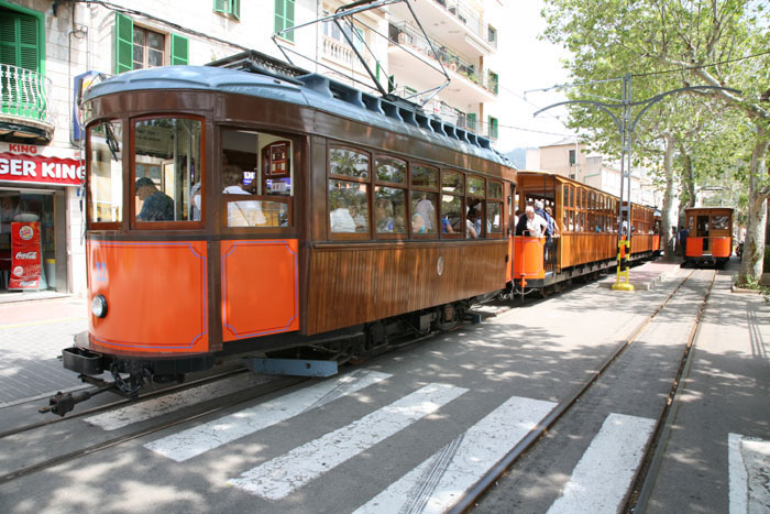 Mallorca, Port de Soller, Abfahrt historische Straßenbahn - mittelmeer-reise-und-meer.de