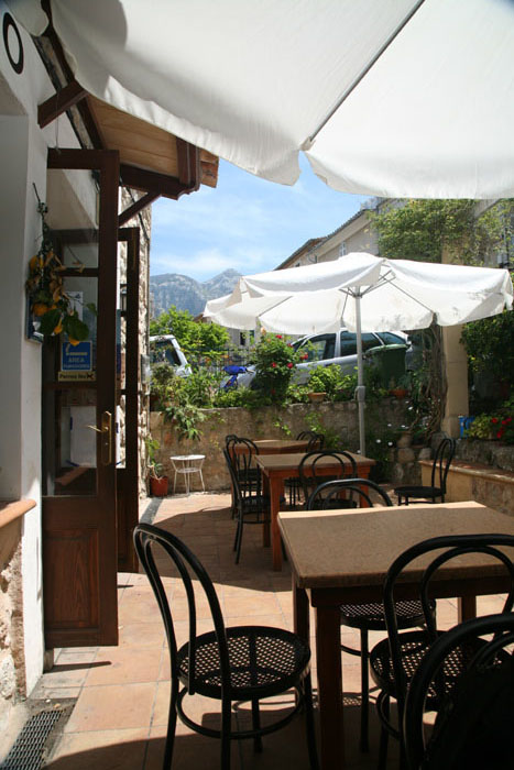 Mallorca, Soller, Blick auf die Serra de Tramuntana, Bar Molino - mittelmeer-reise-und-meer.de