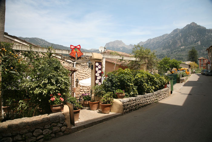 Mallorca, Soller, Blick auf die Serra de Tramuntana, Bar Molino - mittelmeer-reise-und-meer.de