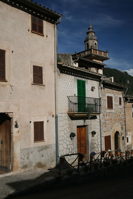 Mallorca, Valldemossa, Blick auf Kirche - mittelmeer-reise-und-meer.de