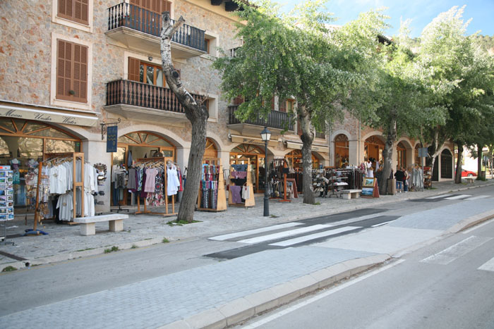 Mallorca, Valldemossa, Einkaufspassage Via de Palma - mittelmeer-reise-und-meer.de