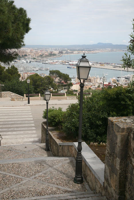 Mallorca, Castell de Bellver, Palma de Mallorca, Treppenaufgang - mittelmeer-reise-und-meer.de