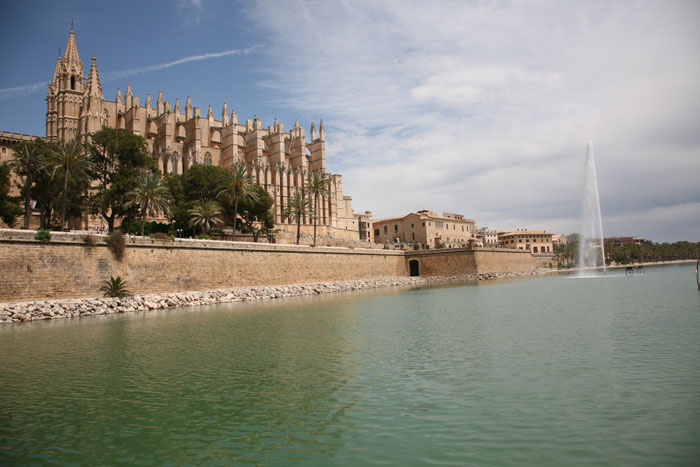 Mallorca, Palma de Mallorca, Kathedrale, Blick von der Avinguda de Antoni Maura - mittelmeer-reise-und-meer.de