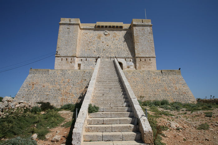 Malta, Comino, St. Mary's Tower, Zugang - mittelmeer-reise-und-meer.de