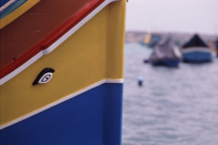 Malta, Marsaxlokk, Fischerboot, Auge des Osiris, gesehen in Marsaxlok - mittelmeer-reise-und-meer.de