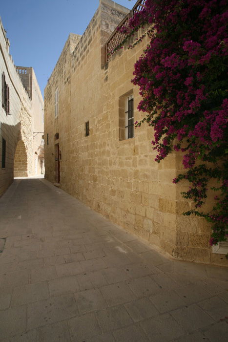 Malta, Mdina, Triq San Pietru bei der Carmelite Church - mittelmeer-reise-und-meer.de