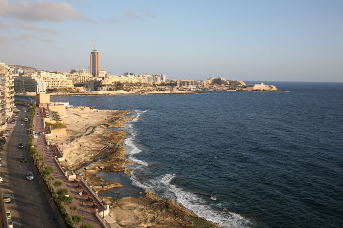 Malta, Sliema, Dachterrasse, Blick Promenade, Paceville - mittelmeer-reise-und-meer.de