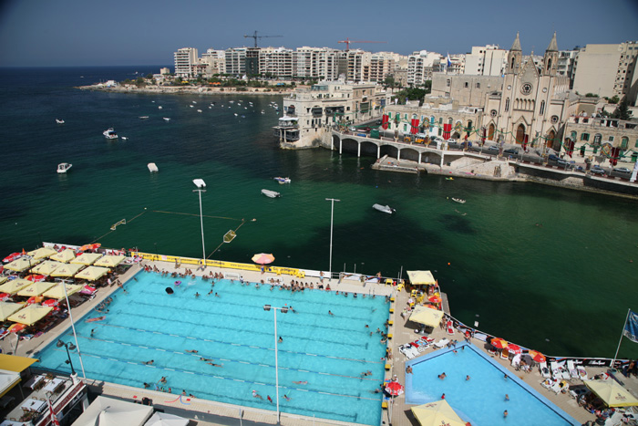 Malta, St. Julians, Blick Our Lady of Mount Carmel Kirche, Balluta Bay - mittelmeer-reise-und-meer.de