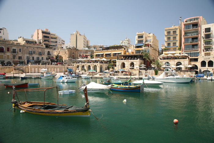 Malta, St. Julians, Spinola Bay, Blick von der Triq San Gorg, Hafen - mittelmeer-reise-und-meer.de