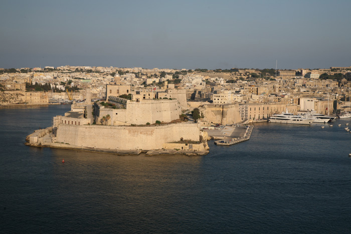 Malta, Valletta, Upper Barrakka Gardens, Kreuzfahrtschiff - mittelmeer-reise-und-meer.de
