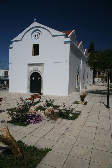 Rhodos, Embona, Kirche, Eingang, Glockenturm - mittelmeer-reise-und-meer.de