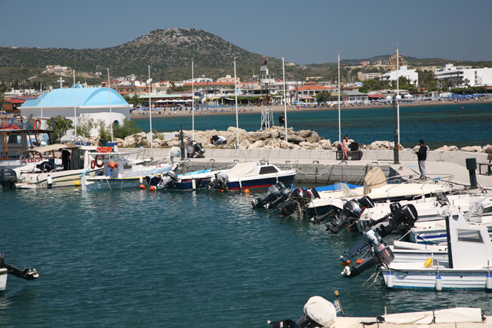 Rhodos, Faliraki, Fischereihafen, Fischerboote - mittelmeer-reise-und-meer.de