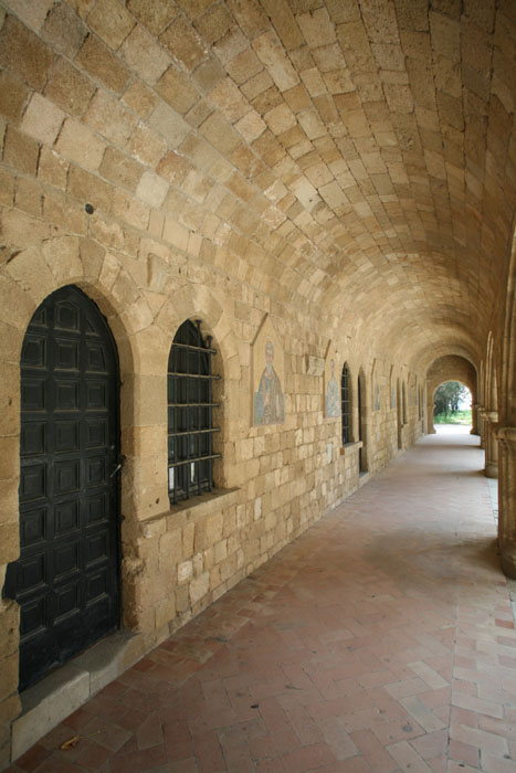 Rhodos, Filerimos, Kapelle in der Kloster-Kirche, Arkarden - mittelmeer-reise-und-meer.de