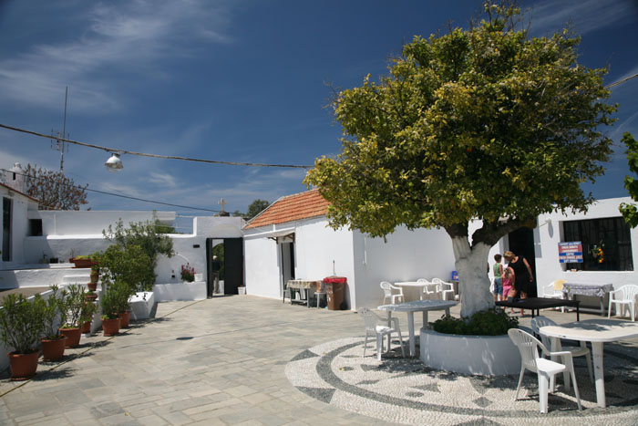 Rhodos, Kloster Moni Kalopetra, Innenhof - mittelmeer-reise-und-meer.de