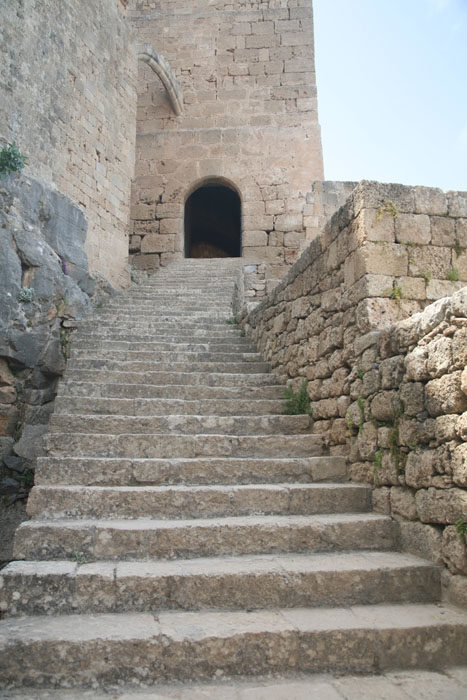 Rhodos, Lindos, Eingang in die Akropolis - mittelmeer-reise-und-meer.de