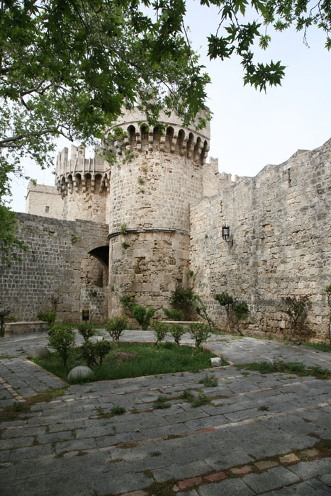 Rhodos, Rhodos-Stadt, Blick Orfeos Großmeisterpalast - mittelmeer-reise-und-meer.de