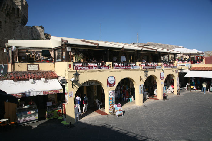 Rhodos, Rhodos-Stadt, Altstadt, Ippokratous Plaza, Restaurant Plaka - mittelmeer-reise-und-meer.de