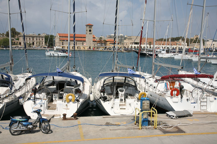 Rhodos, Rhodos-Stadt, Mandrakihafen - mittelmeer-reise-und-meer.de